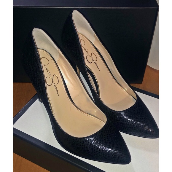 Pair of Black Pumps - Picture 1 of 3